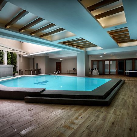 Mezzo Hotel Cebu Eksteriør billede