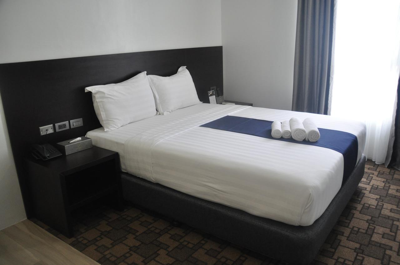 Mezzo Hotel Cebu Eksteriør billede