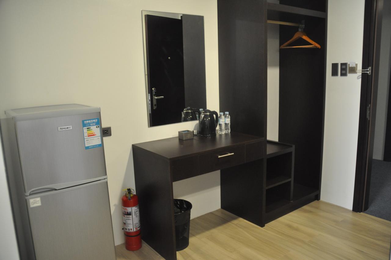 Mezzo Hotel Cebu Eksteriør billede